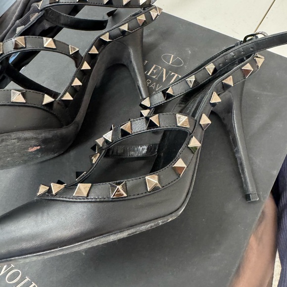 Valentino Garavani Noir Studded Heels - Picture 2 of 3
